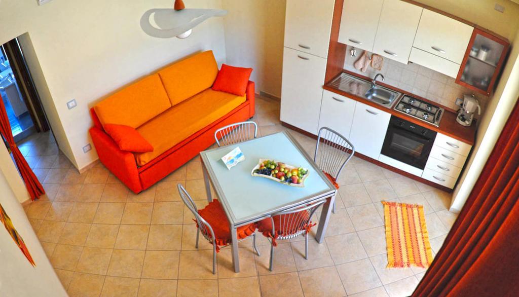 Appartamenti Vacanze Mareemare Capo dʼOrlando Exterior foto
