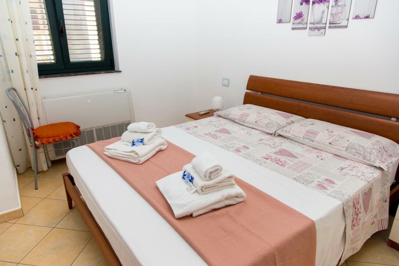 Appartamenti Vacanze Mareemare Capo dʼOrlando Exterior foto